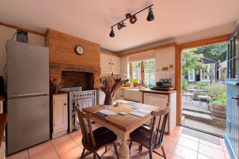 Kitchen/Dining Room (1)