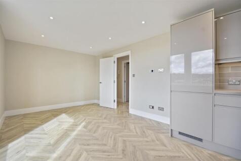 AR - Flat 5, Buckingham Place - Reception Angled3