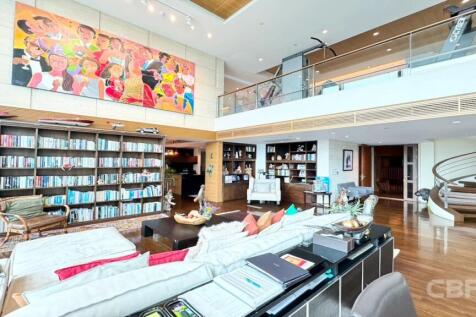 The Park Chidlom - Living Room