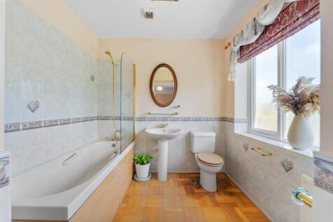 Bed 2 En Suite