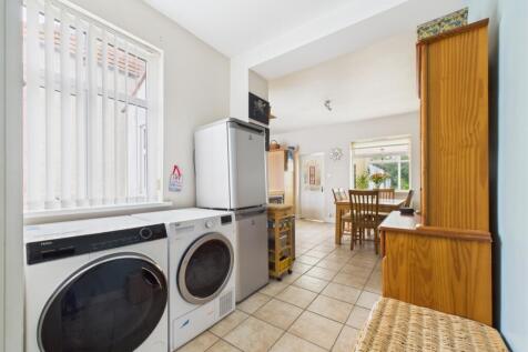 CAM02195G0-PR0081-STILL021