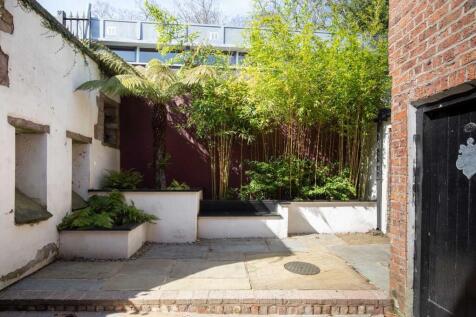 5 bed, 2 bath Detached in Manchester - Photo 28