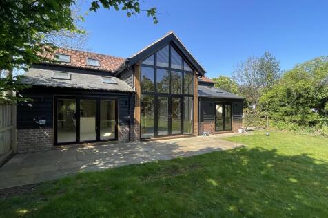3 Bedroom House in CM3 3PF