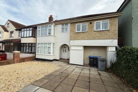 6 Bedroom House in DH1 3TF