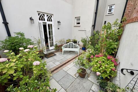 7. garden2.jpg