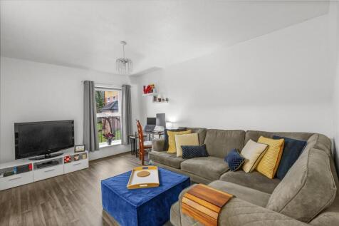 39 Lower Furney Close, HP13 6XQ-5.jpg