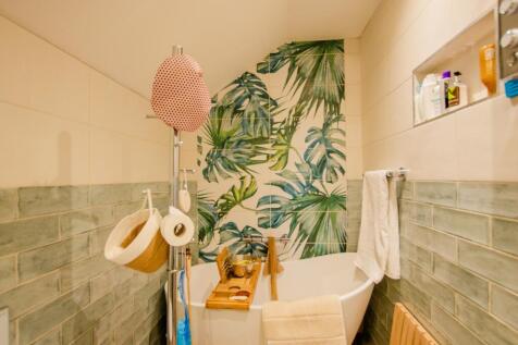 To Book A Viewing Call TPS Lostwithiel on 01208 87