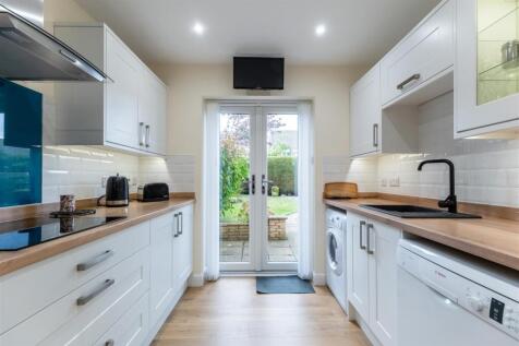 14 Trafalgar Close-003.JPG