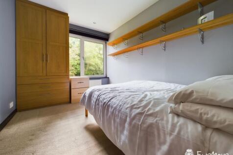 CAM02877G0-PR0053-STILL017