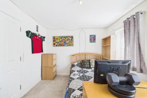 CAM02023G0-PR0153-STILL021