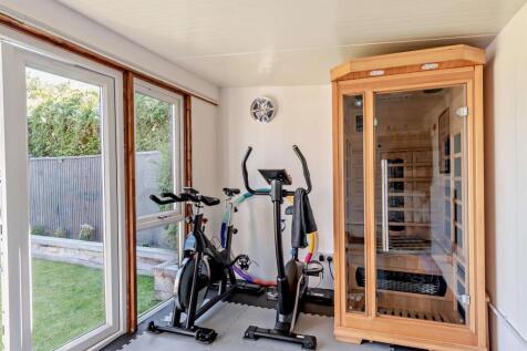 Garden Office/Gym Exterior