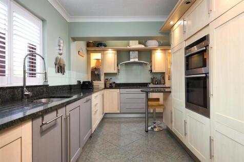 10 Cross Farm Close 1.JPG
