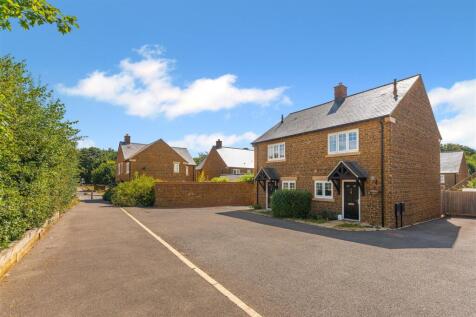 6 Pippin Close, Bodicote-3.jpg
