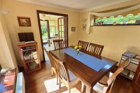 FORMAL DINING AREA.jpg