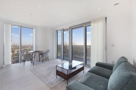 A bright, beautifully appointed one bedroom apartment extending to some 626 sq ft including balcony situated on the 15th floor located within the highly sought after Silk District development. This hi