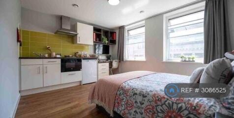 1 Bedroom Flat in L1 6AA
