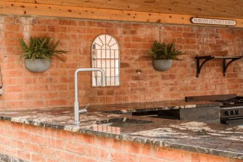 1360380-15-68e91ad3d891a-ARW-1