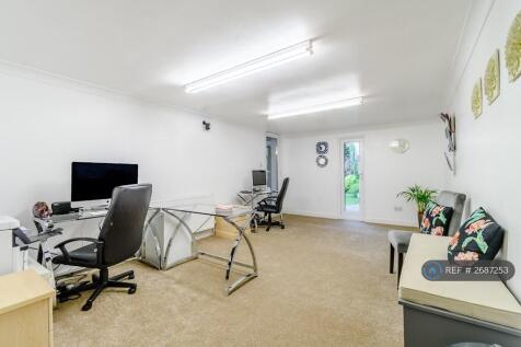 Office/Recreation Room