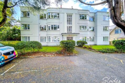 2 Bedroom Flat in BH1 3NU