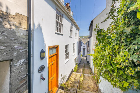 3 Main Front 4 Horn Hill, Dartmouth, The Haven - 2