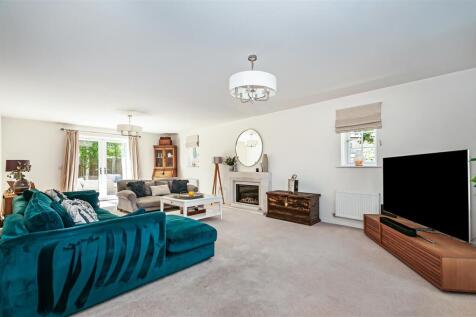 5 Sycamore Close -28.jpg