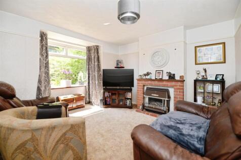 Living Room..JPG