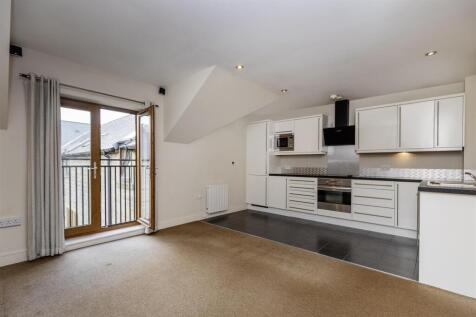 Kitchen/Living Area