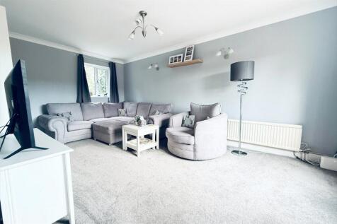 Living Room Photo 3