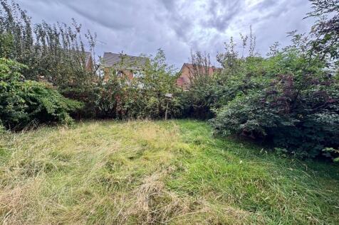 8 Shawbury Rear Garden.jpg