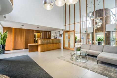 Hamptons are pleased to offer this elegant studio apartment in the Riverdale House development located on the 4th floor offering excellent greenery views along with modern and smart designs.