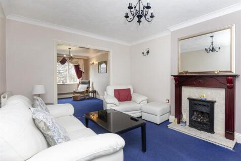 Bramleys Estate Agents - Springhall Gardens - Hudd