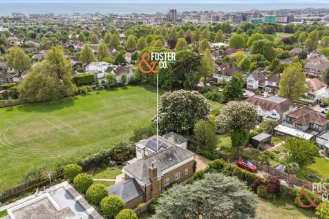 The Droveway, 22A-032logo.jpg