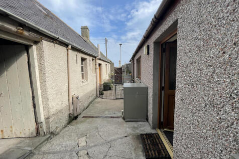 Courtyard b.JPG