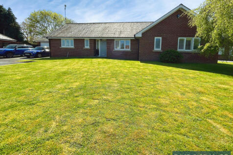 Immaculately Presented Detached Bungalow in a Sought-After Village Location