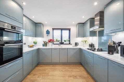 1369558-1-68ee547...