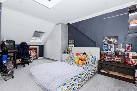 Chesswood Road_10.jpg