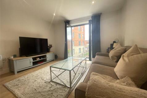 21 Leylands House3
