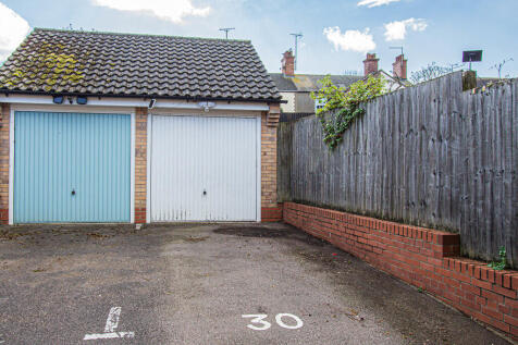 Single garage wit...