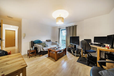 1384712-23-692860...