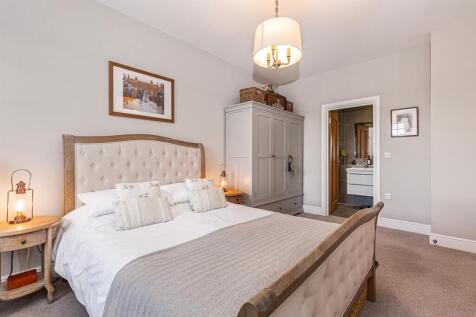 Master Bedroom 4.jpg