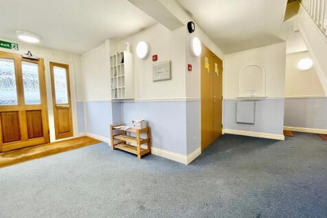 COMMUNAL ENTRANCE.jpg