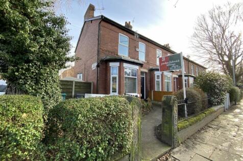 **** AVAILABLE AUGUST **** We are delighted to offer this spacious one bedroom first floor apartment situated on one of Chorlton Greens popular roads and within walking distance to Beech Road with an