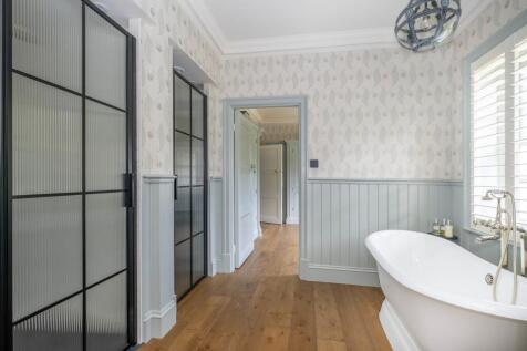 3 Hampton-spring-...