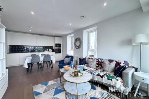 This spacious and bright two-bedroom apartment is located in the highly sought-after Elephant Park development in SE17. The property offers two generously sized double bedrooms with fitted wardrobes,