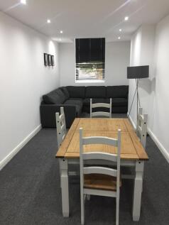 1 bed furnished apartment avaialble for the Academic Year 2025-2026 from mid to late september 2026 fantastic location on London road close to universities & city centre