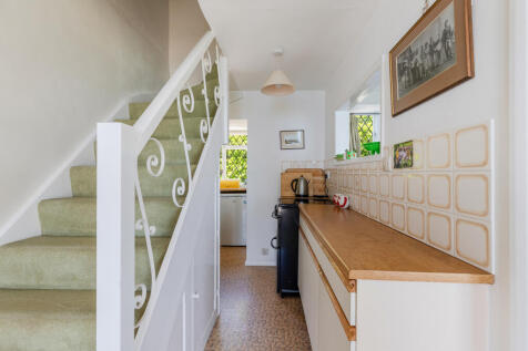 16 Kitchen and stairwell 2 The Turnpike Strete Ve