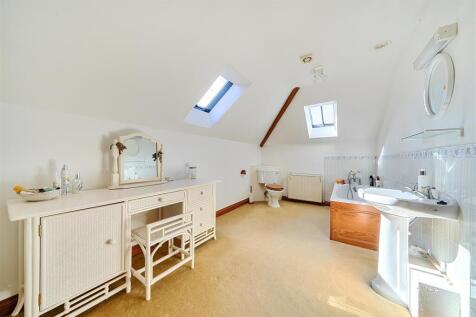 Main House - Bathroom
