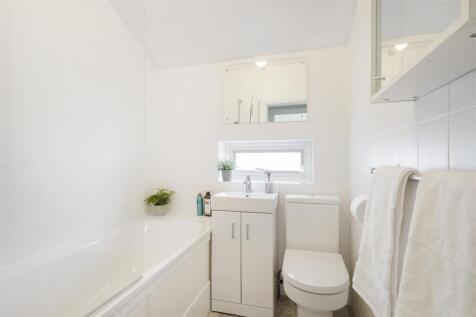 Flat 7 102 The Grove London W5 3SH - 001.jpg
