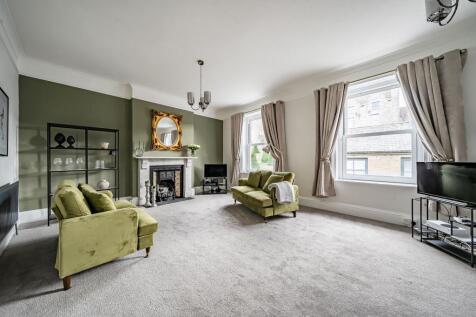 Apartment reception room