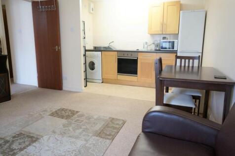 1 Bedroom Flat in LL57 1HE